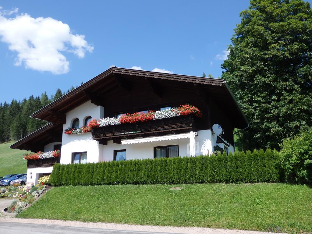 Ferienwohnung Haus Ratgeb Filzmoos Exterior foto